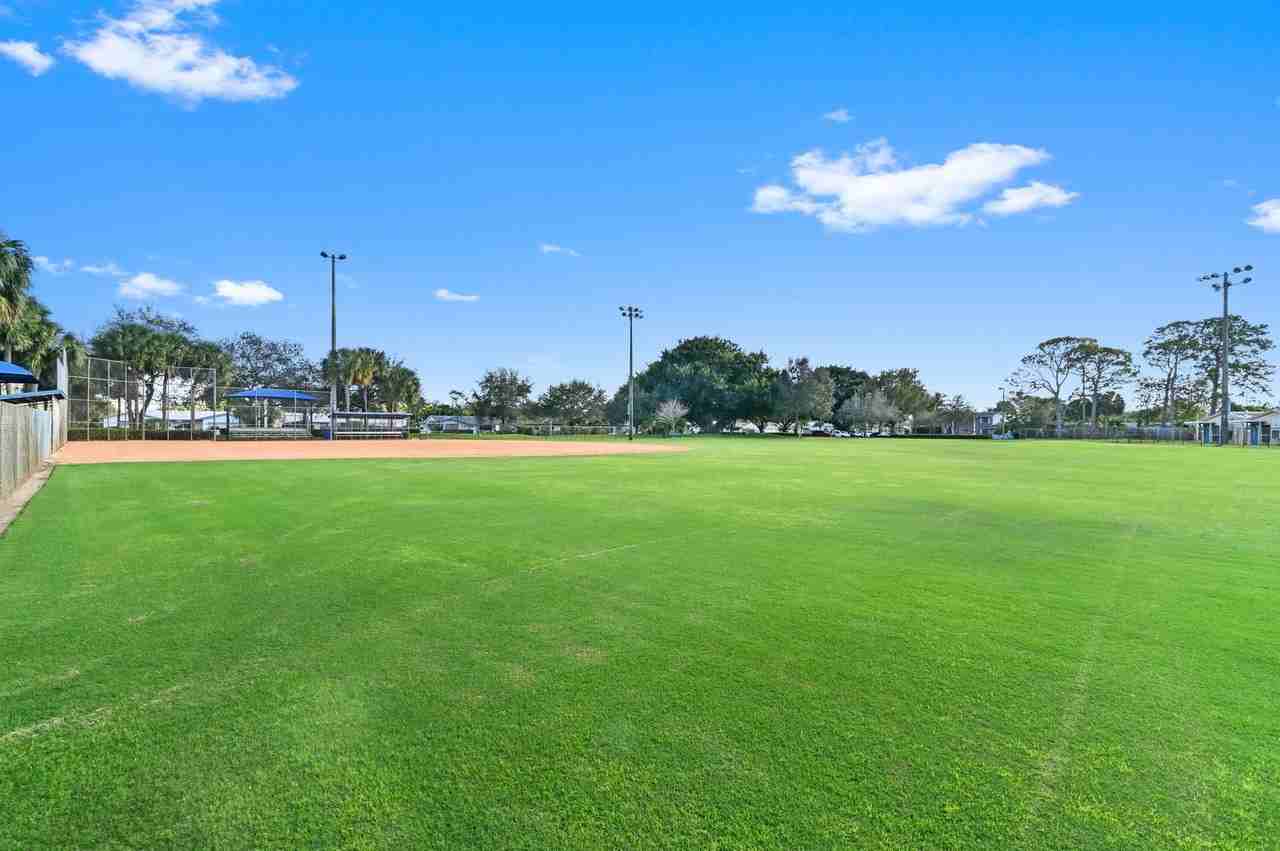 4421 Nw 2nd Ct - Photo 3 of 21