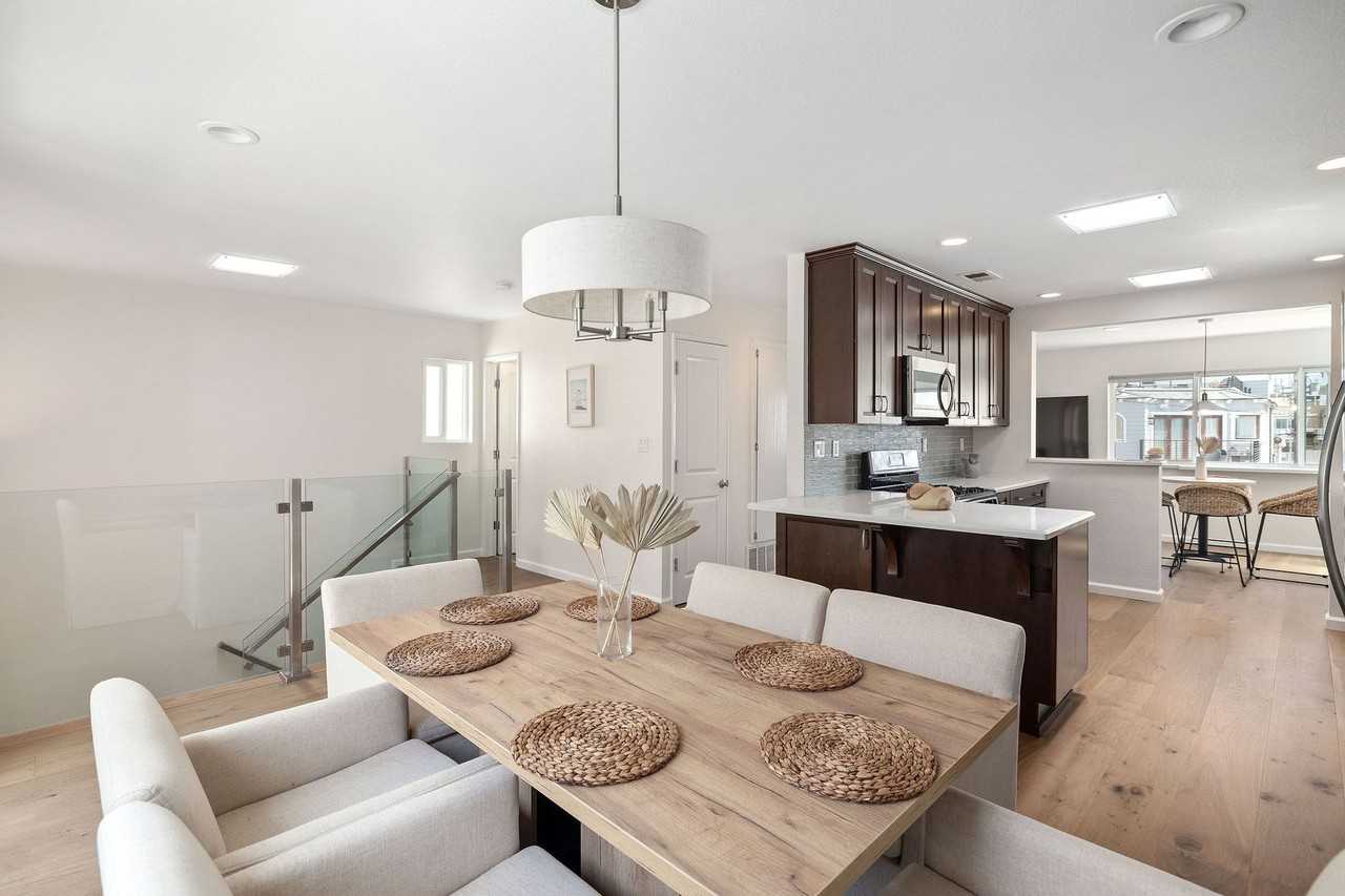 49 15th St #A - Photo 7 of 26