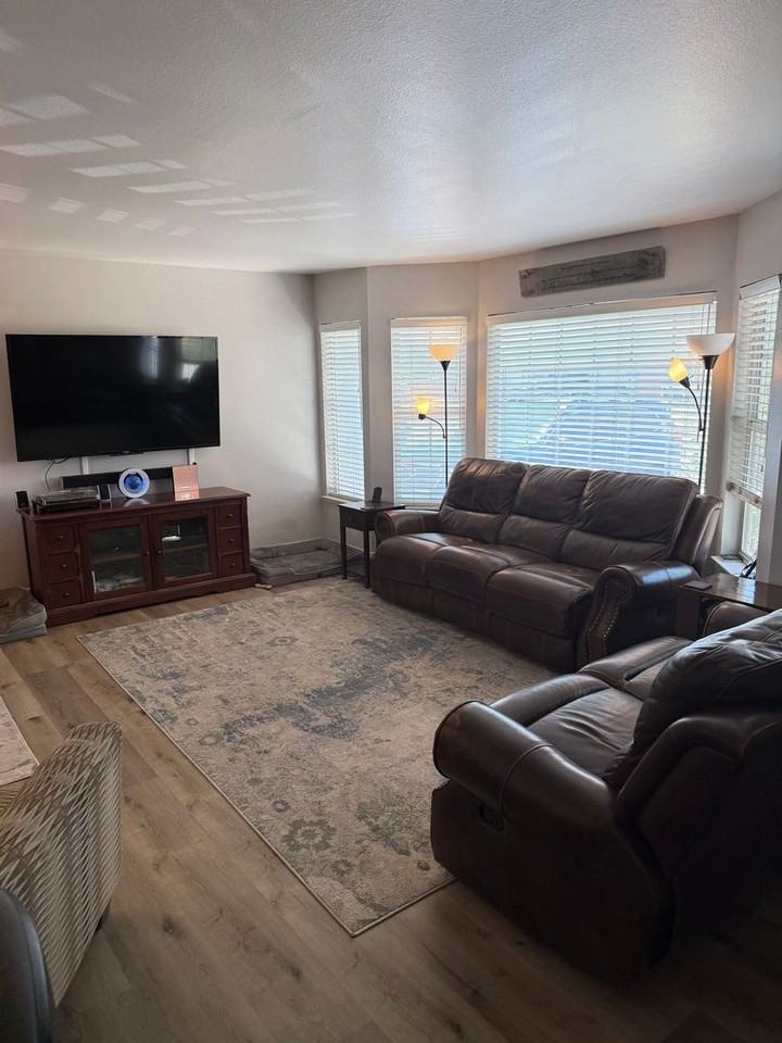 9230 Benedict Dr - Photo 6 of 16