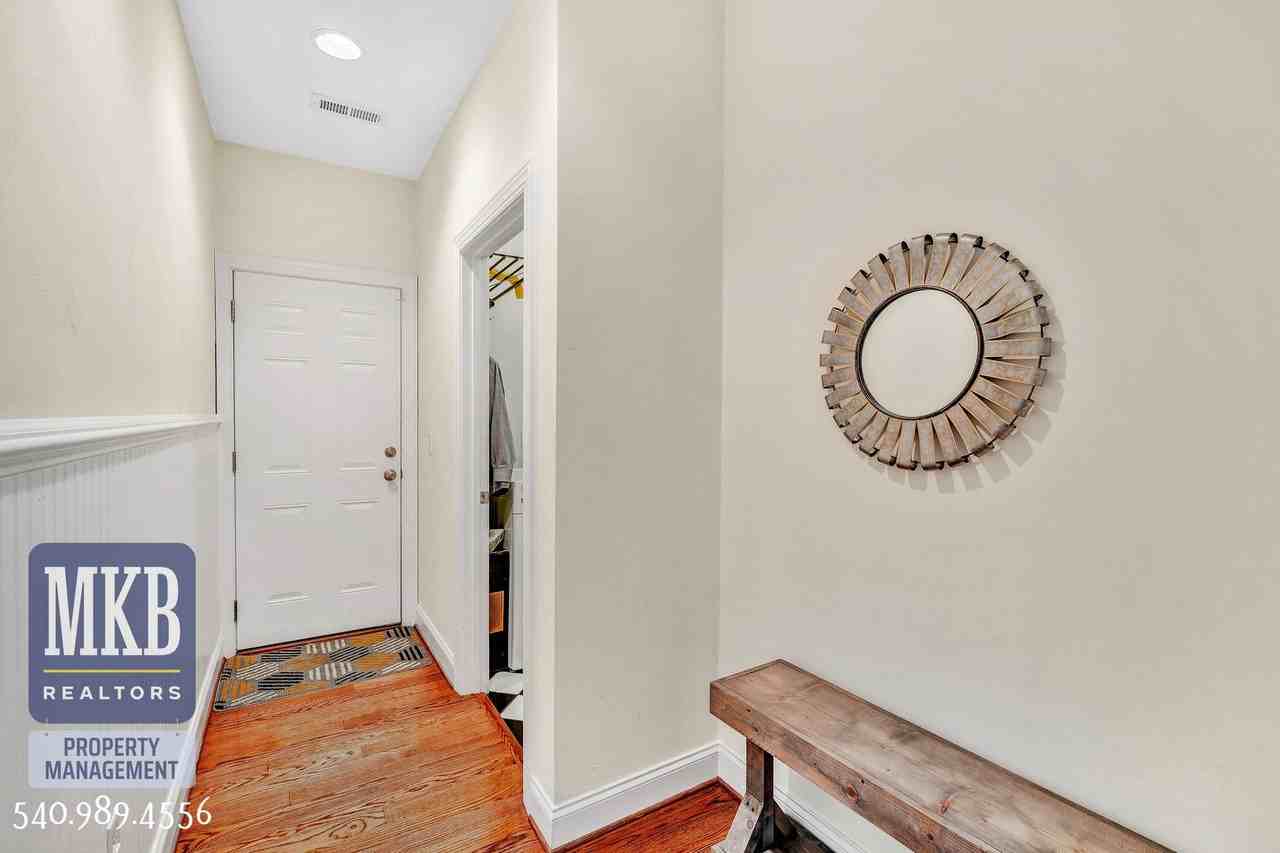 7621 Nandina Dr - Photo 3 of 38