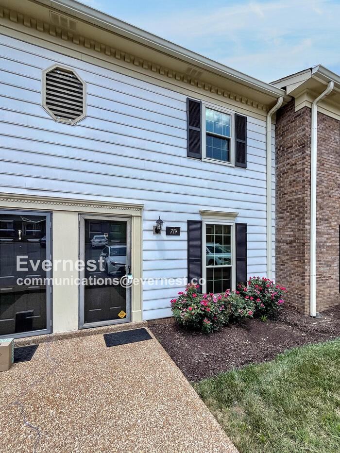 719 Fox Ridge Dr - Photo 3 of 24