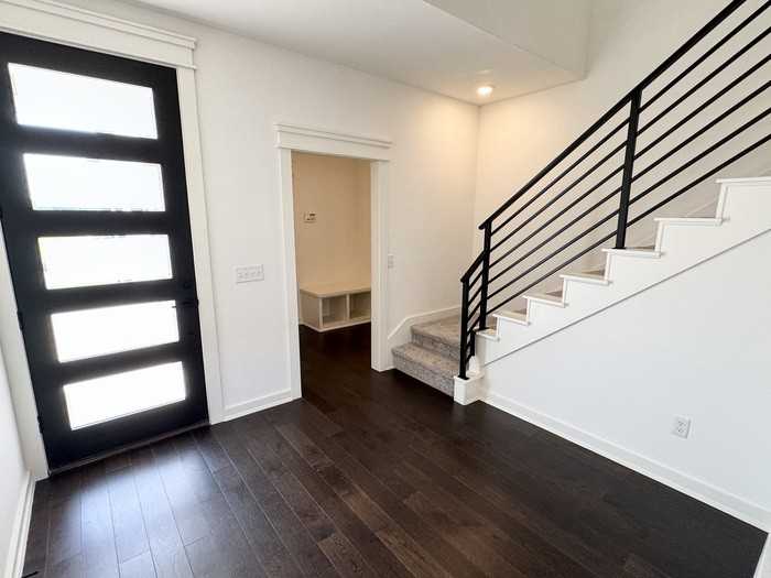8735 S Quanah Ave - Photo 3 of 50