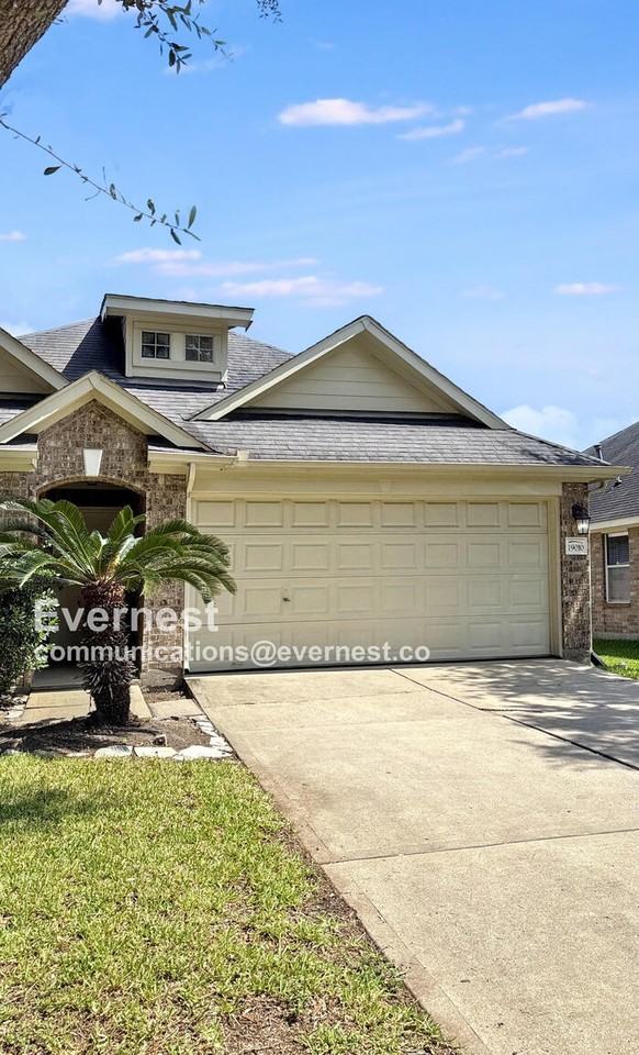 19010 Field Cottage Ln - Photo 2 of 28