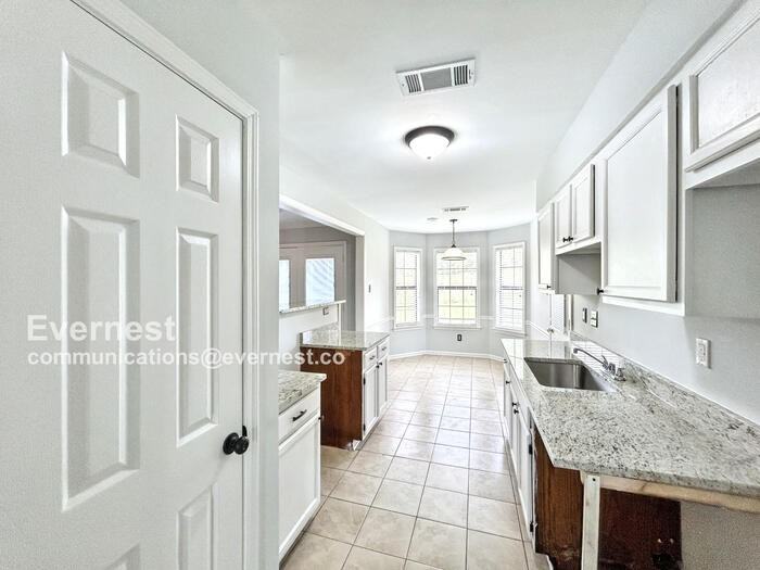 5240 Shady Ridge Dr - Photo 3 of 28