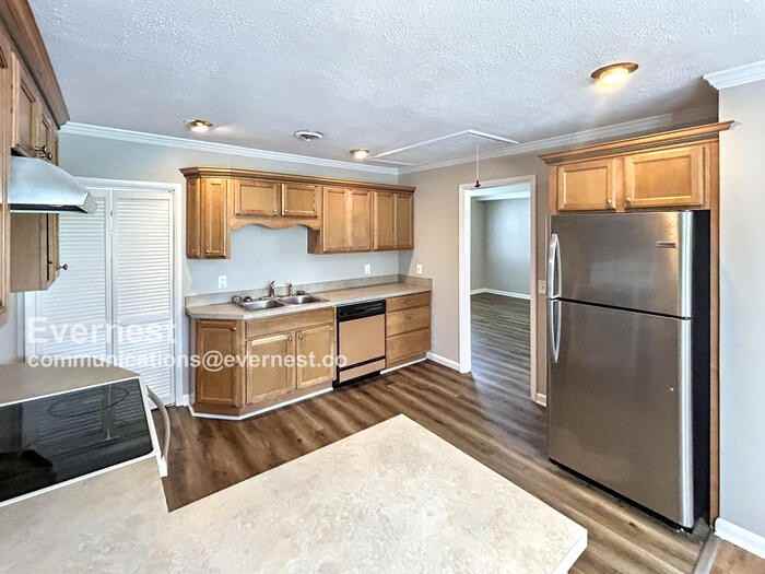 722 Dutchmans Ct - Photo 3 of 23