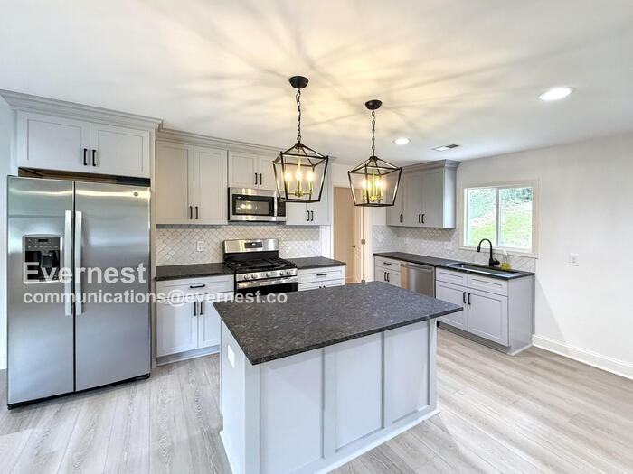 1100 52nd St S - Photo 2 of 28