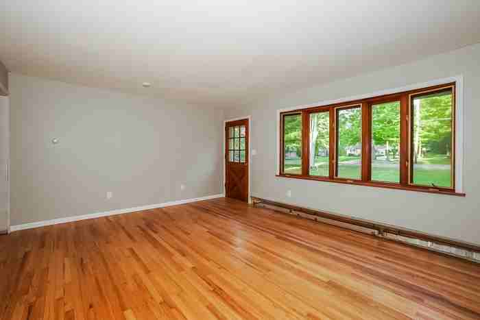 8240 Timberlane Dr - Photo 3 of 14