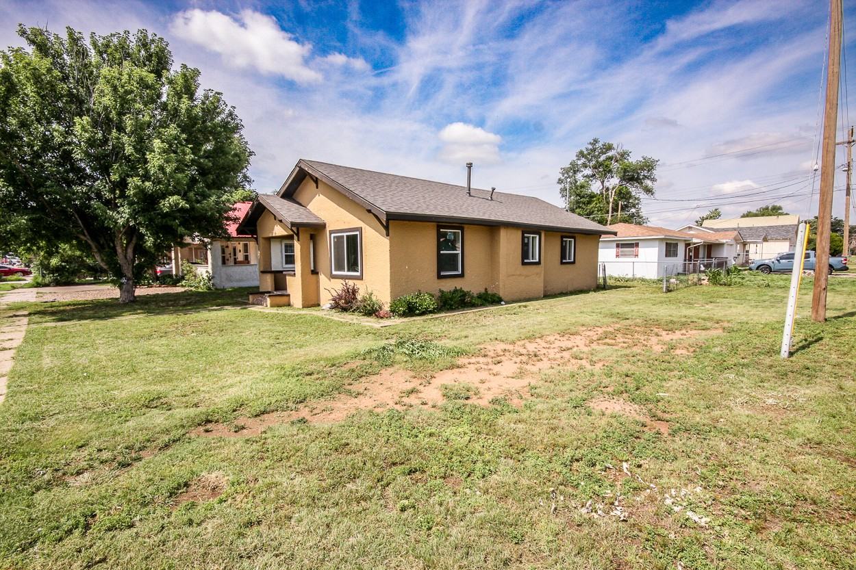 1020 N Connelly St #NA - Photo 2 of 11