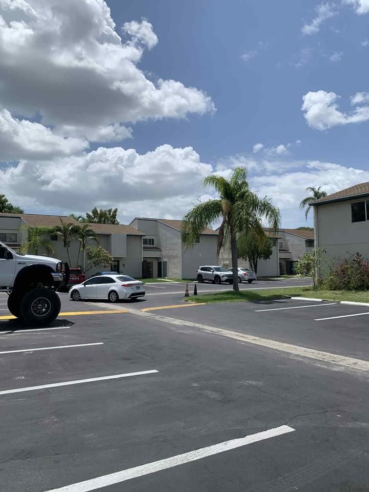 1084 Longfellow Cir #97B - Photo 2 of 36