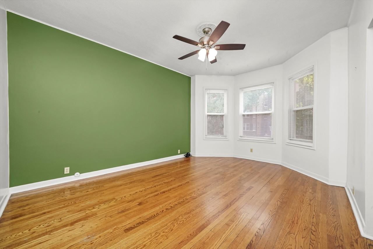 2444 W Gunnison St #1 - Photo 4 of 19