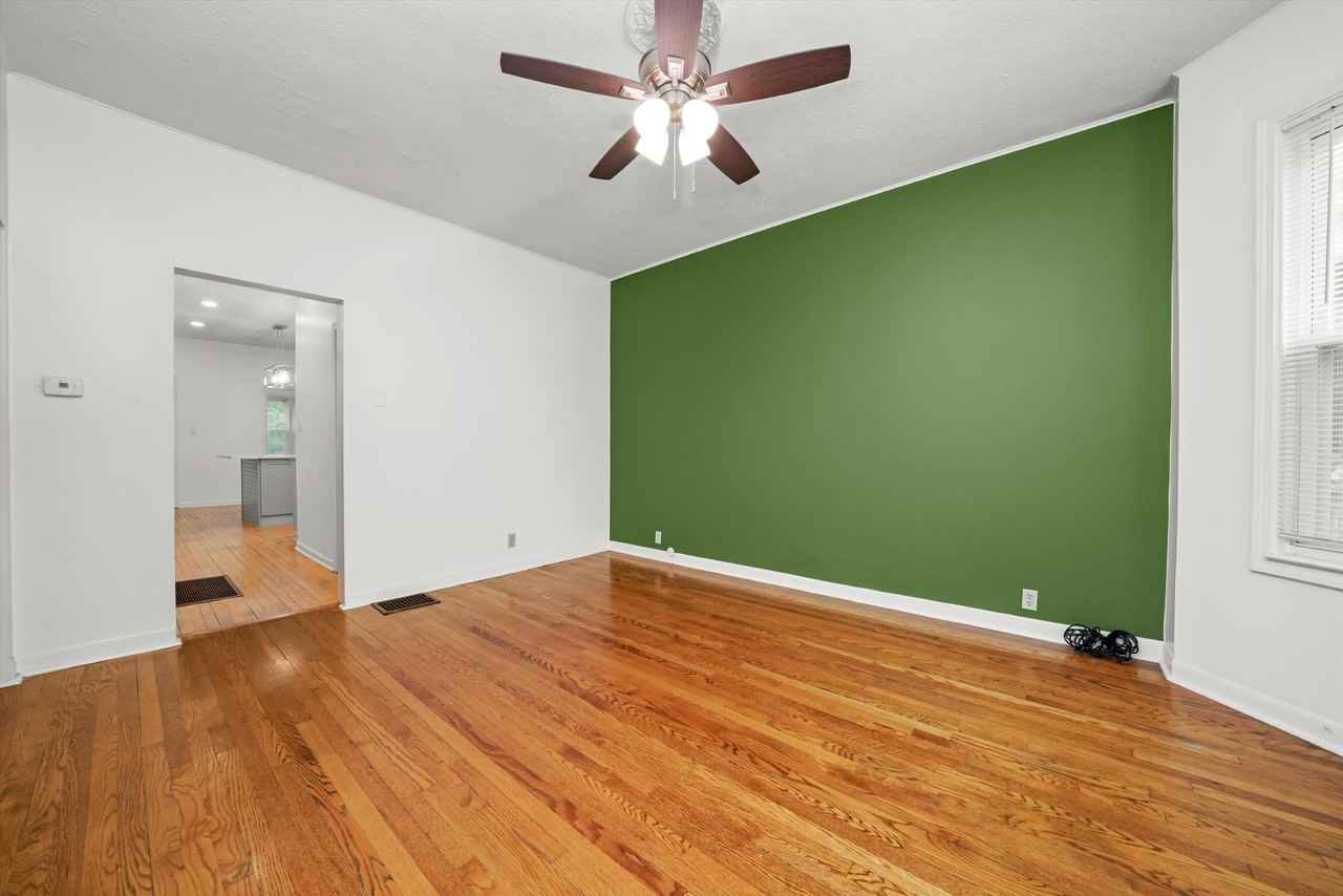 2444 W Gunnison St #1 - Photo 5 of 19