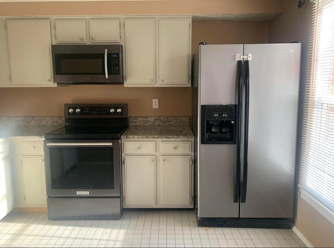 8551 Castlemill Cir - Photo 2 of 20