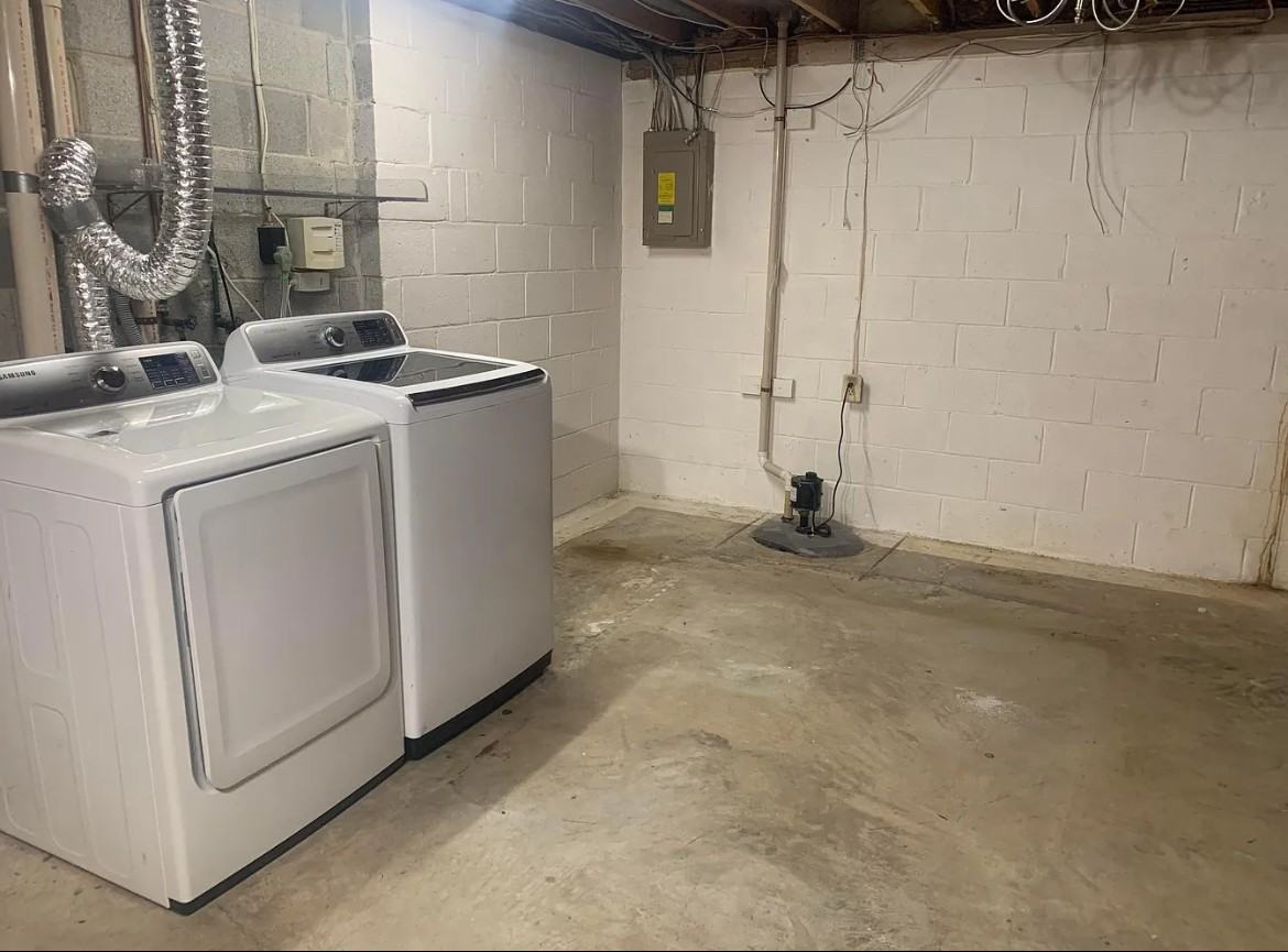 8551 Castlemill Cir - Photo 3 of 20