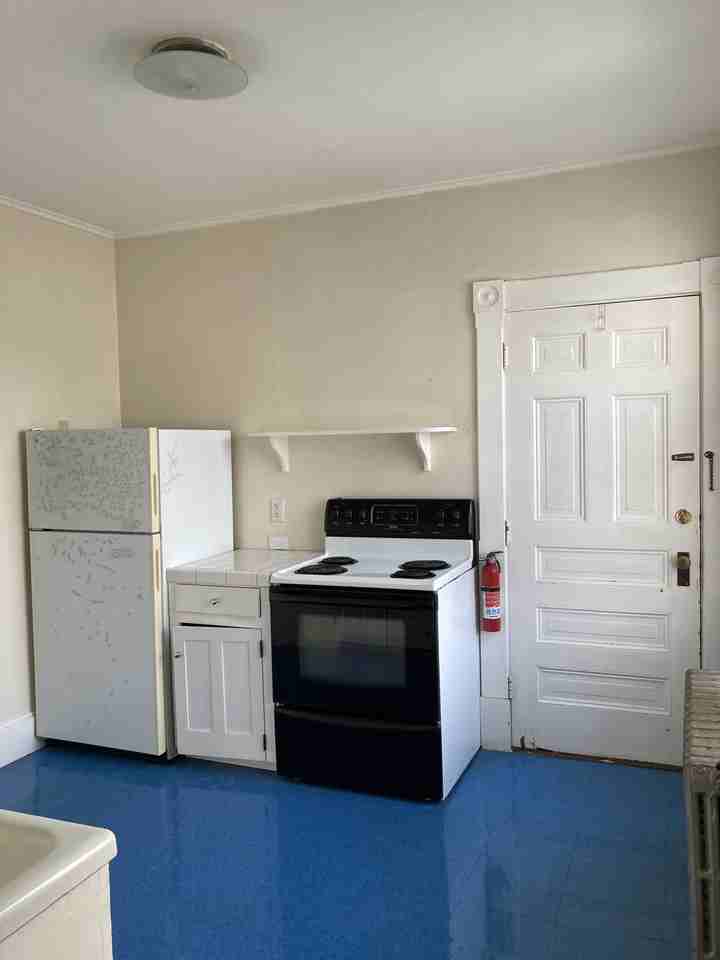 37 Perry St #3 - Photo 4 of 6