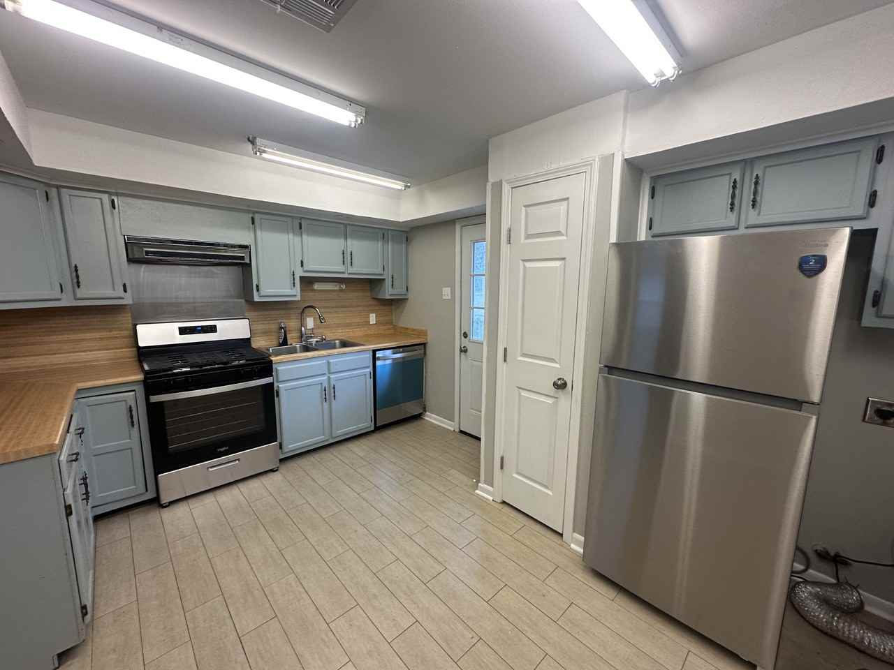 705 Bell St #705 - Photo 7 of 9
