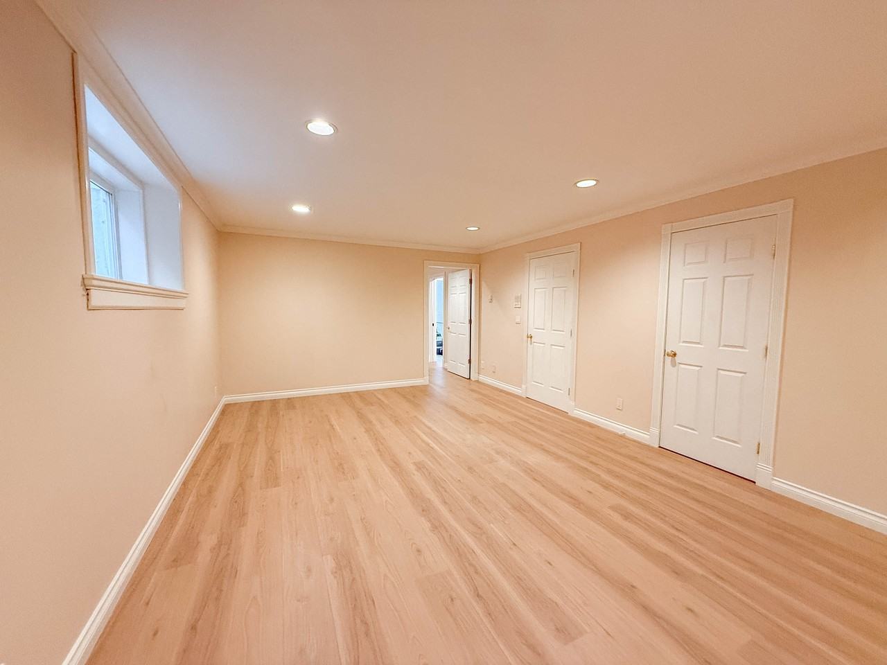 1501 Pinetree Way - Photo 2 of 10