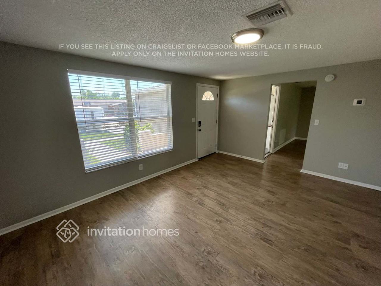 9120 Crabtree Ln - Photo 2 of 15