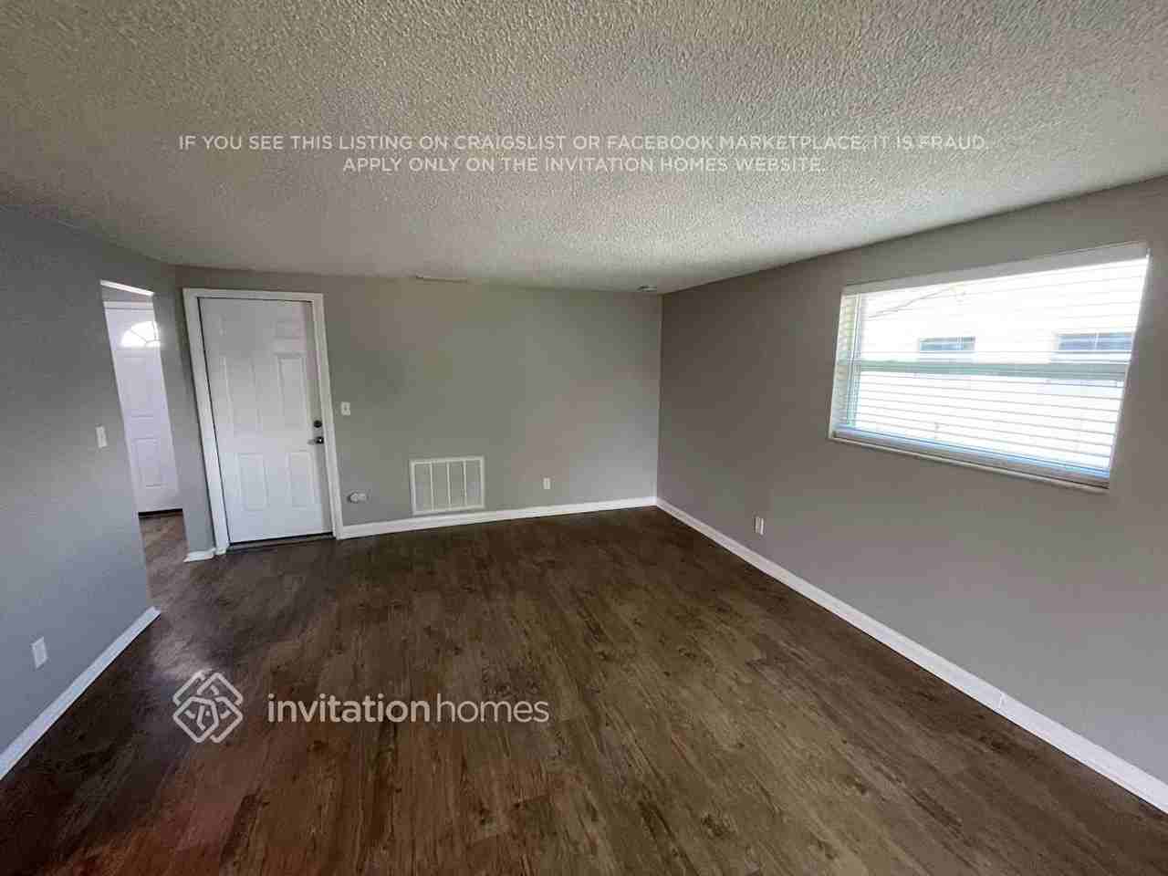 9120 Crabtree Ln - Photo 6 of 15