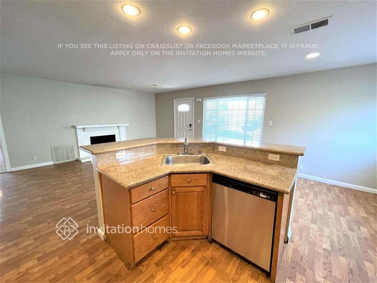 868 Ashwood Ave - Photo 4 of 13