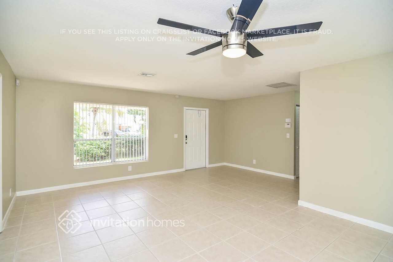 6090 Blue Stone Ln - Photo 2 of 13