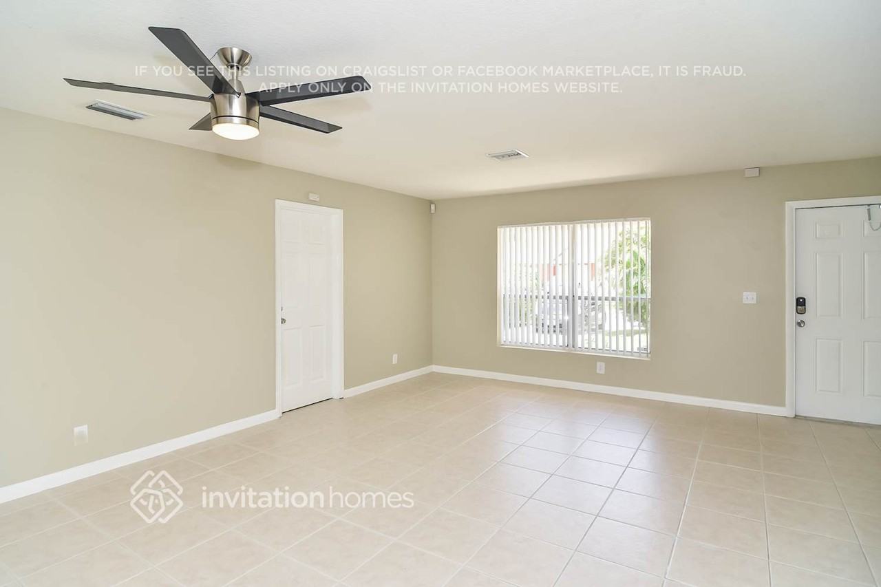 6090 Blue Stone Ln - Photo 3 of 13