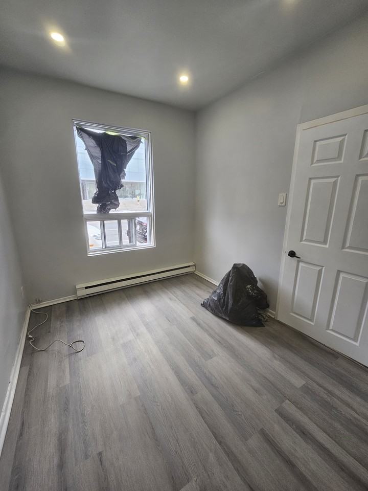 515 Boulevard Rosemont - Photo 3 of 8