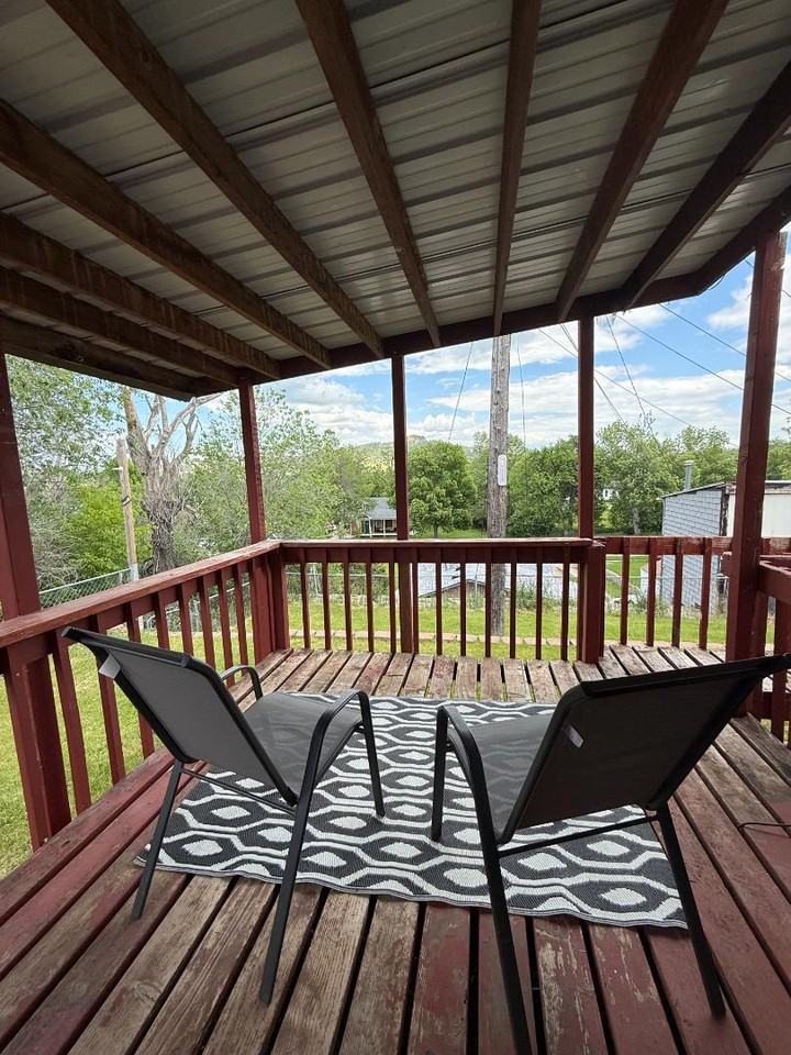 621 Saint Joe St - Photo 3 of 6