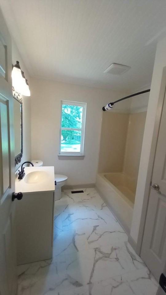 112 Gwen Dr - Photo 3 of 9