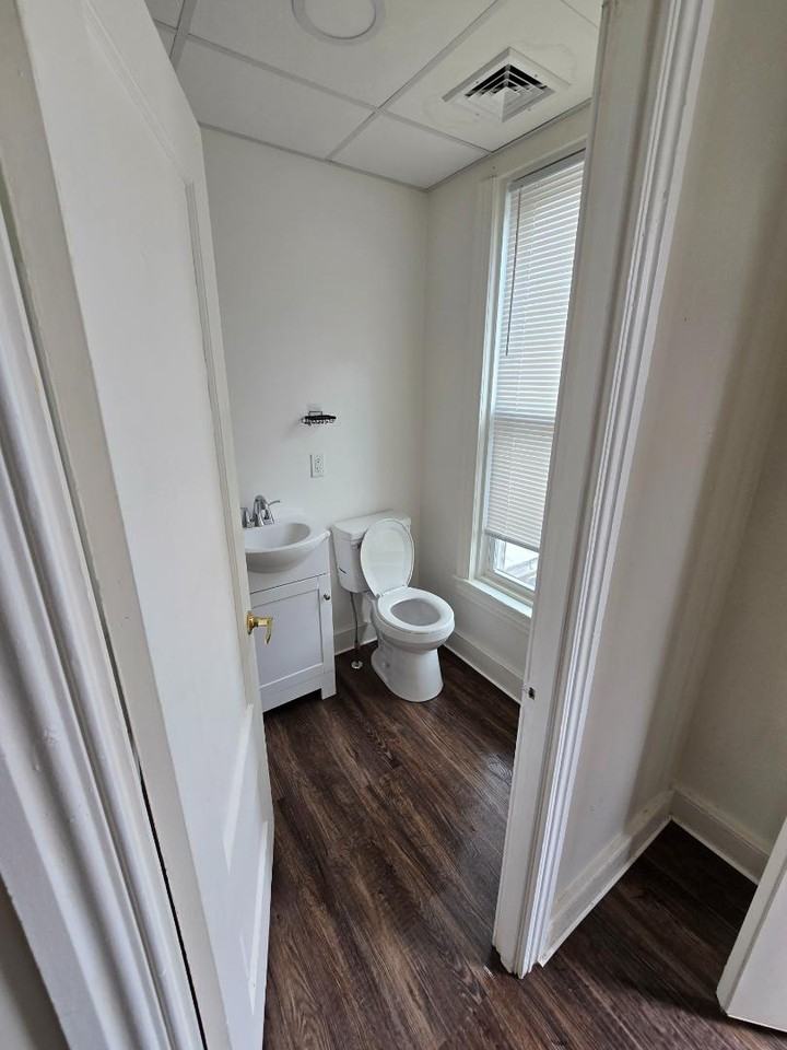 135 S 6th St - Photo 5 of 9