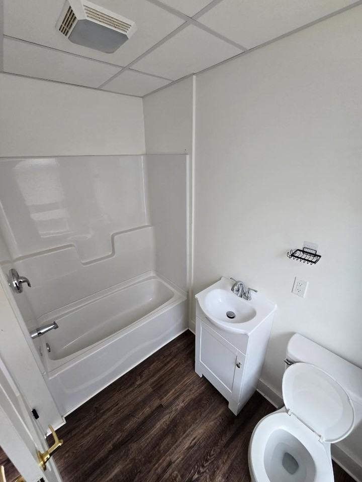 135 S 6th St - Photo 6 of 9