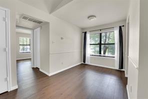 728 Woodland Ct - Photo 4 of 20