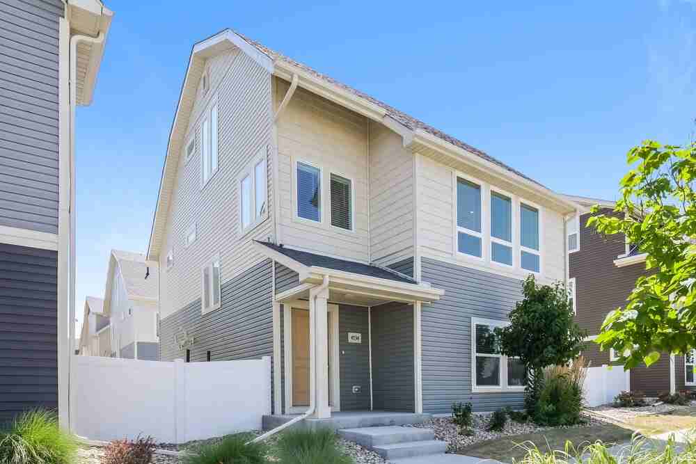 4734 Tower Ct - Photo 5 of 18