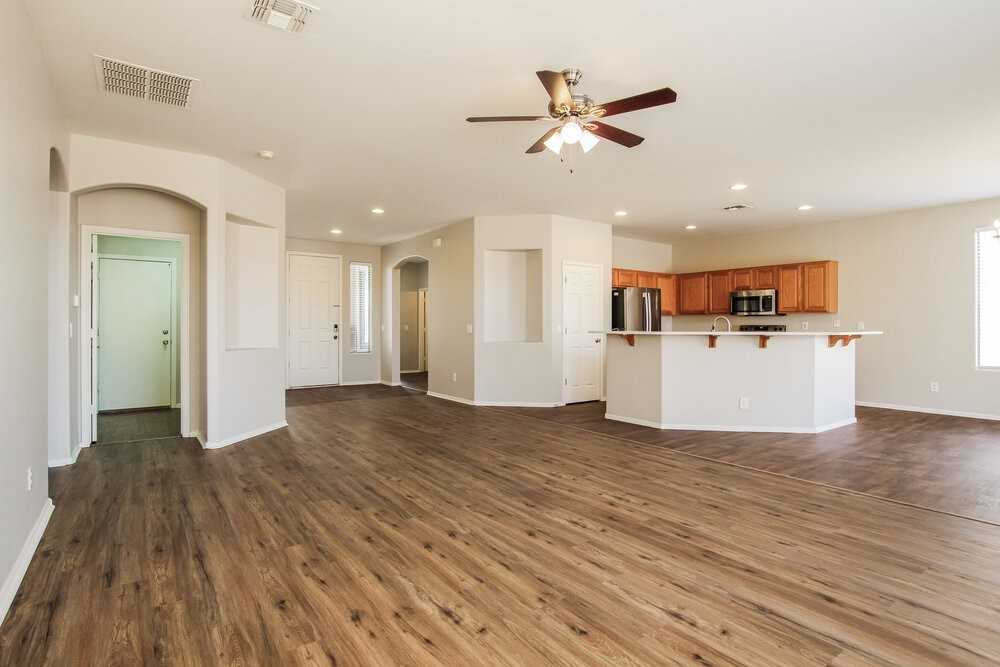 10866 W Chase Dr - Photo 4 of 16