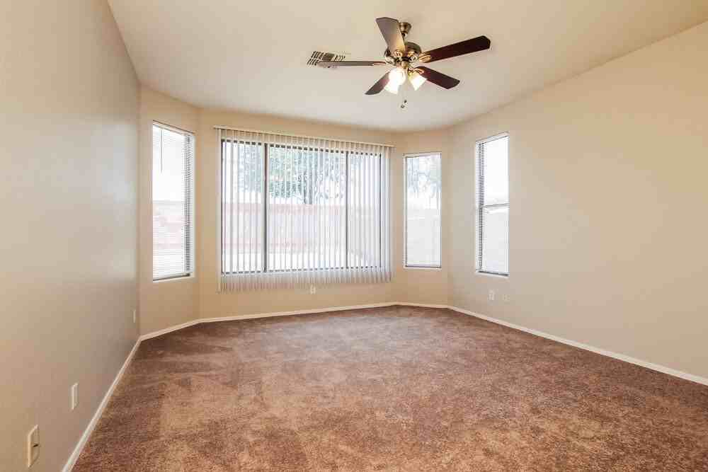 10866 W Chase Dr - Photo 7 of 16