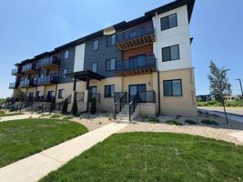 featured image of 5115 5115 & 5117 Central Park Place