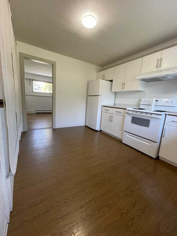 14919 68 Ave #1 - Photo 2 of 8