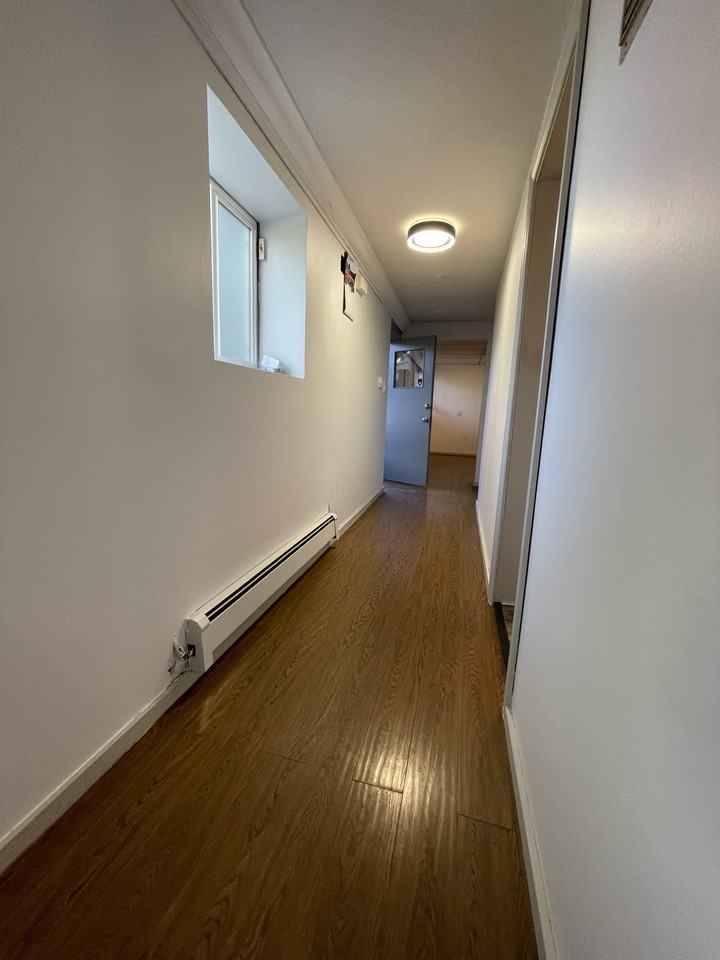 14919 68 Ave #1 - Photo 3 of 8