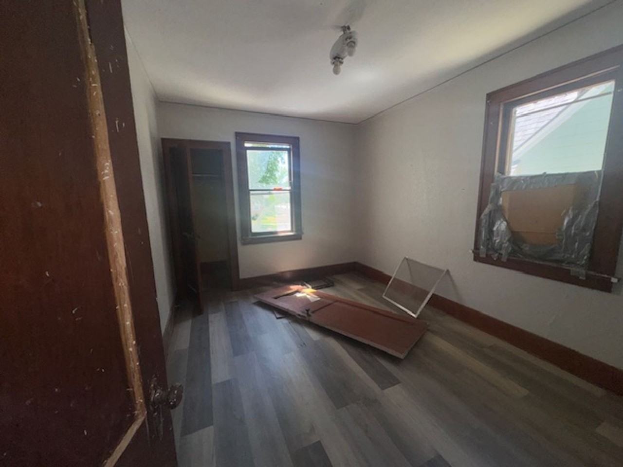 1208 W 15th St - Photo 5 of 6