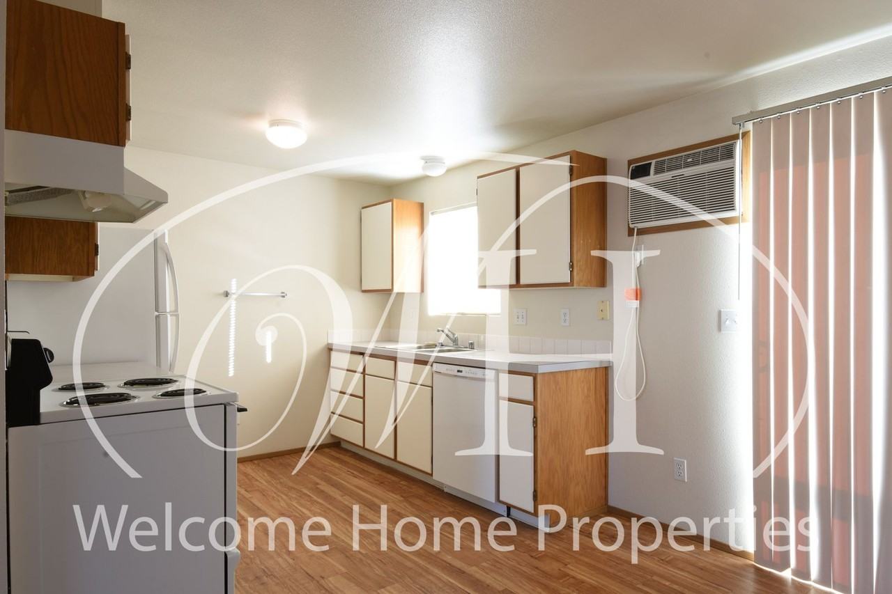 420 Se 6th St - Photo 4 of 18