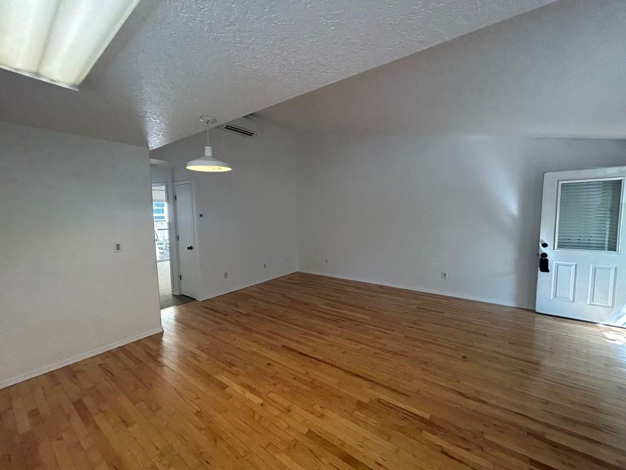 1537 North Killingsworth Street - Photo 3 of 17