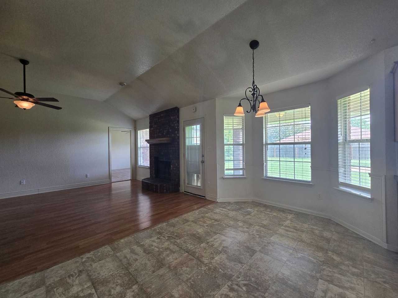 2305 Amethyst Dr - Photo 7 of 24