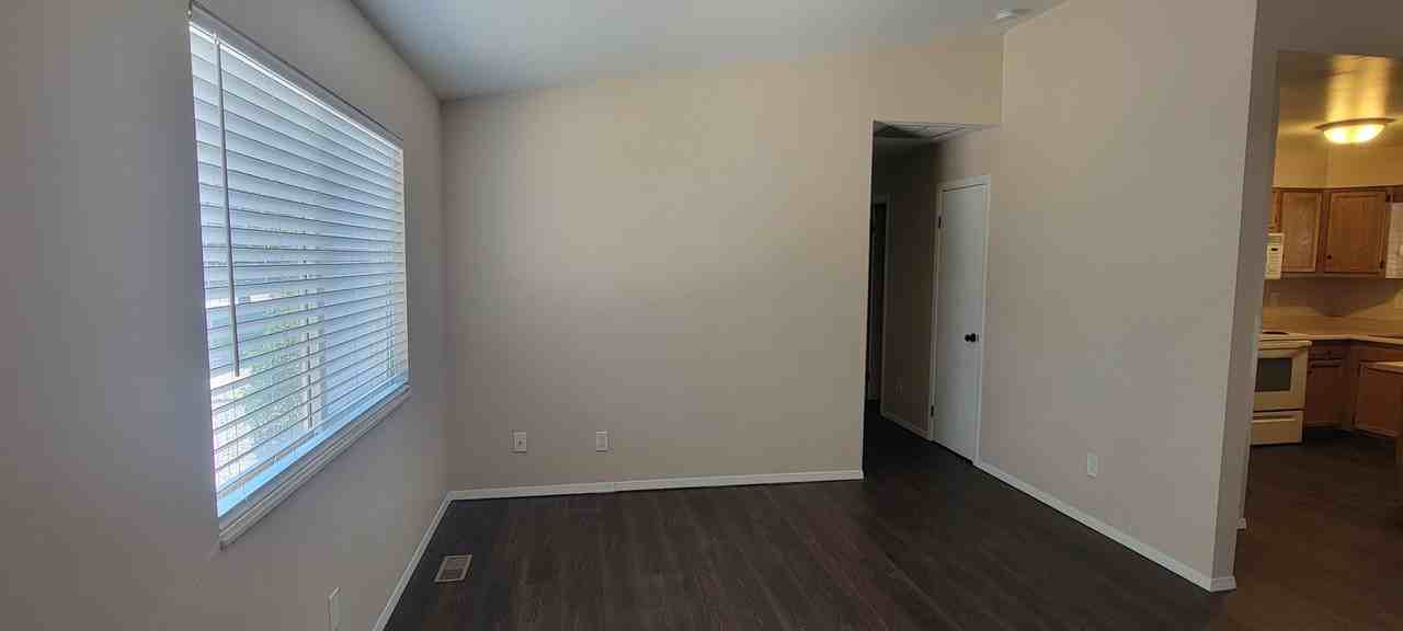 121 Rio Grande Dr - Photo 3 of 10