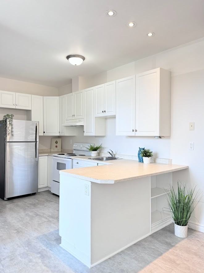 323 Second Ave N #200