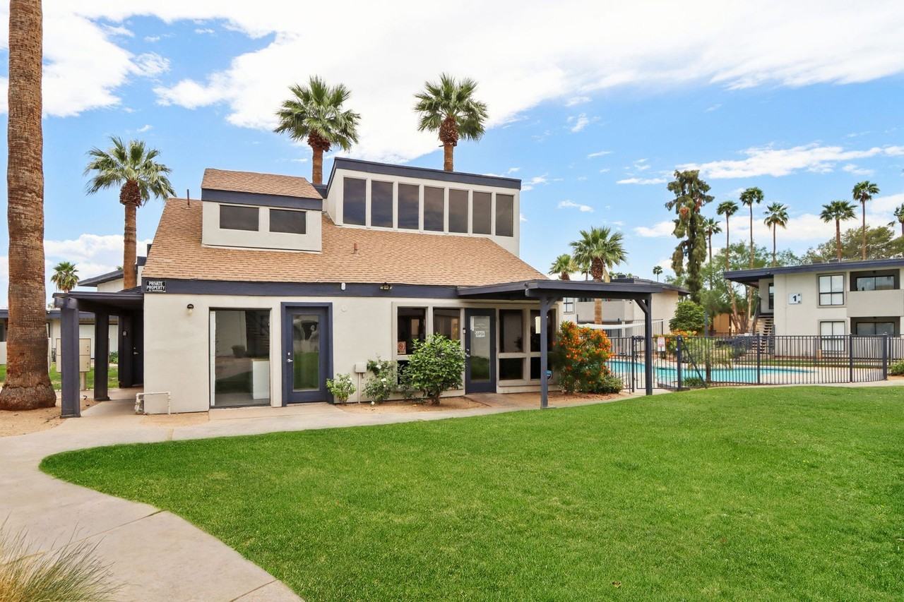 The Vue on Camelback - Photo 4 of 50