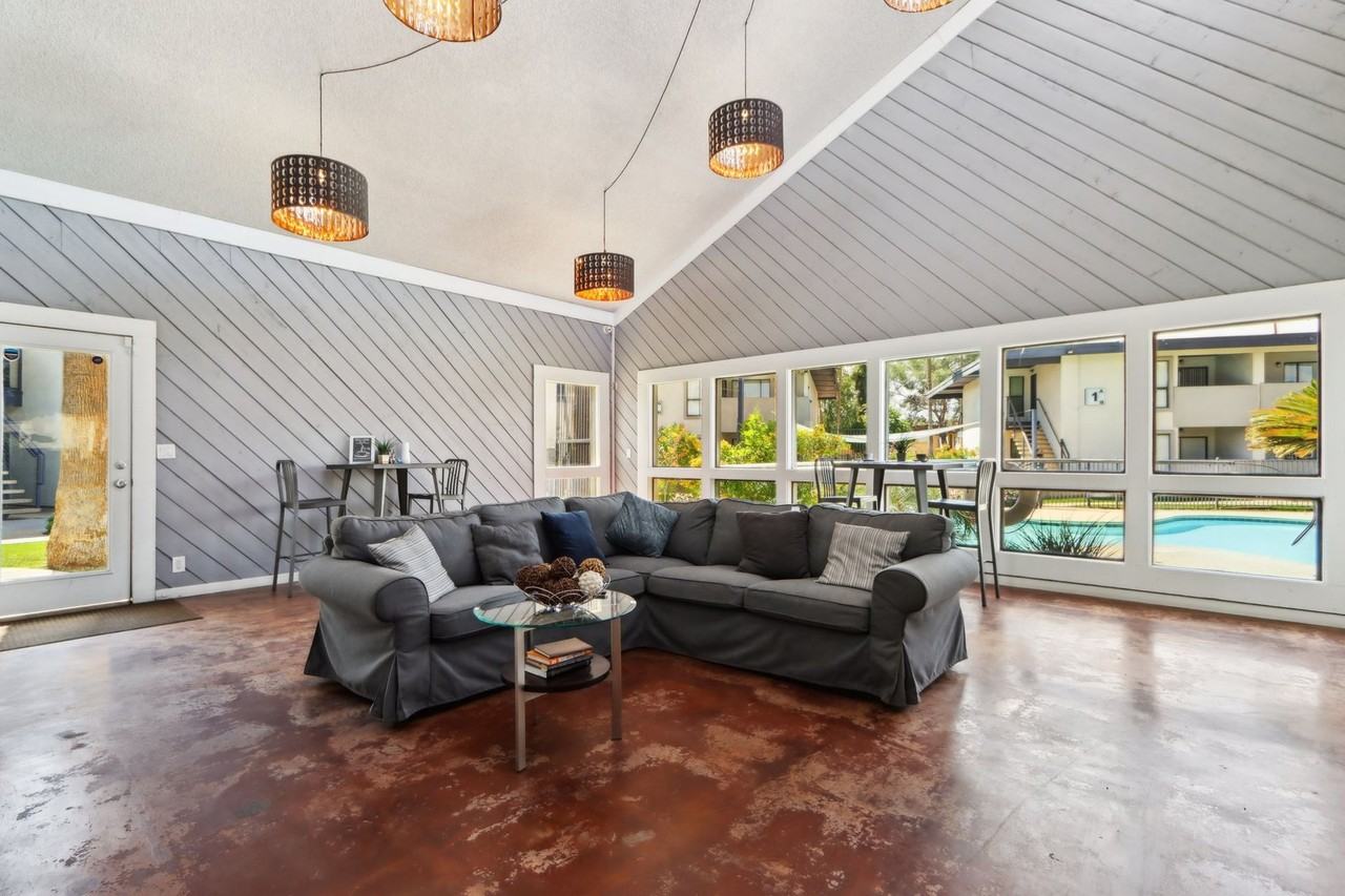 The Vue on Camelback - Photo 6 of 50