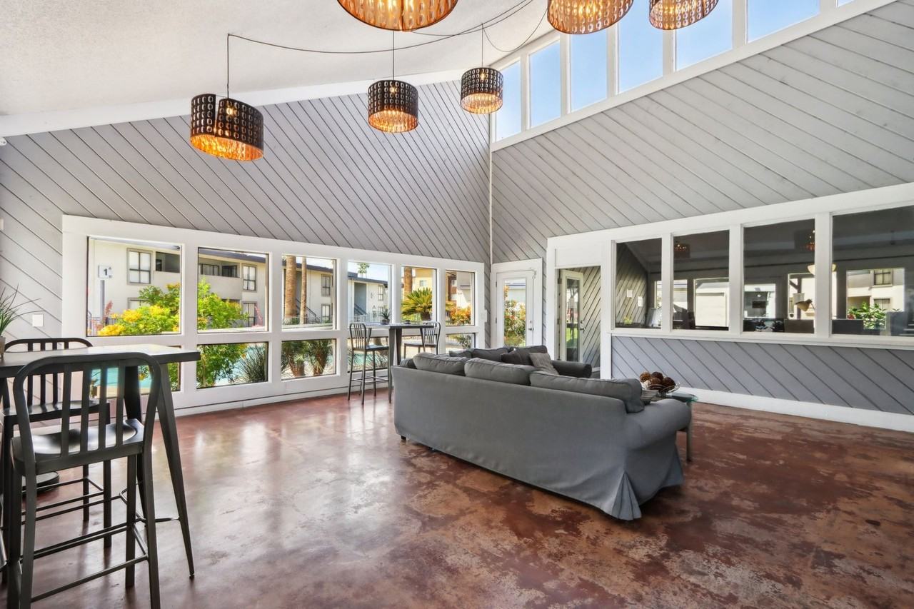 The Vue on Camelback - Photo 7 of 50