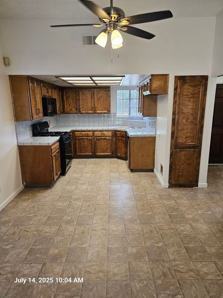 1673 E Eastbrook Ave - Photo 3 of 6