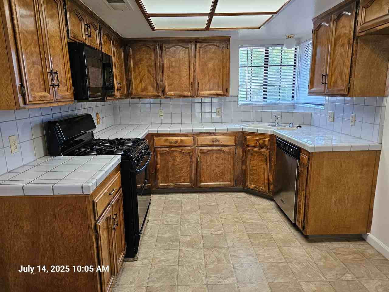1673 E Eastbrook Ave - Photo 4 of 6