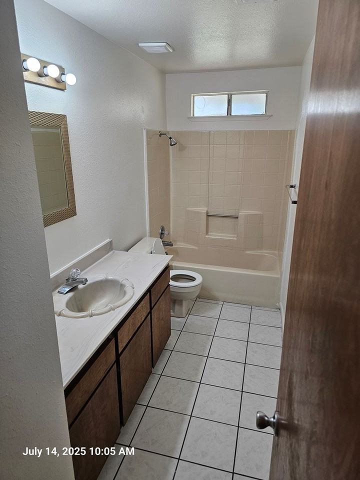 1673 E Eastbrook Ave - Photo 6 of 6