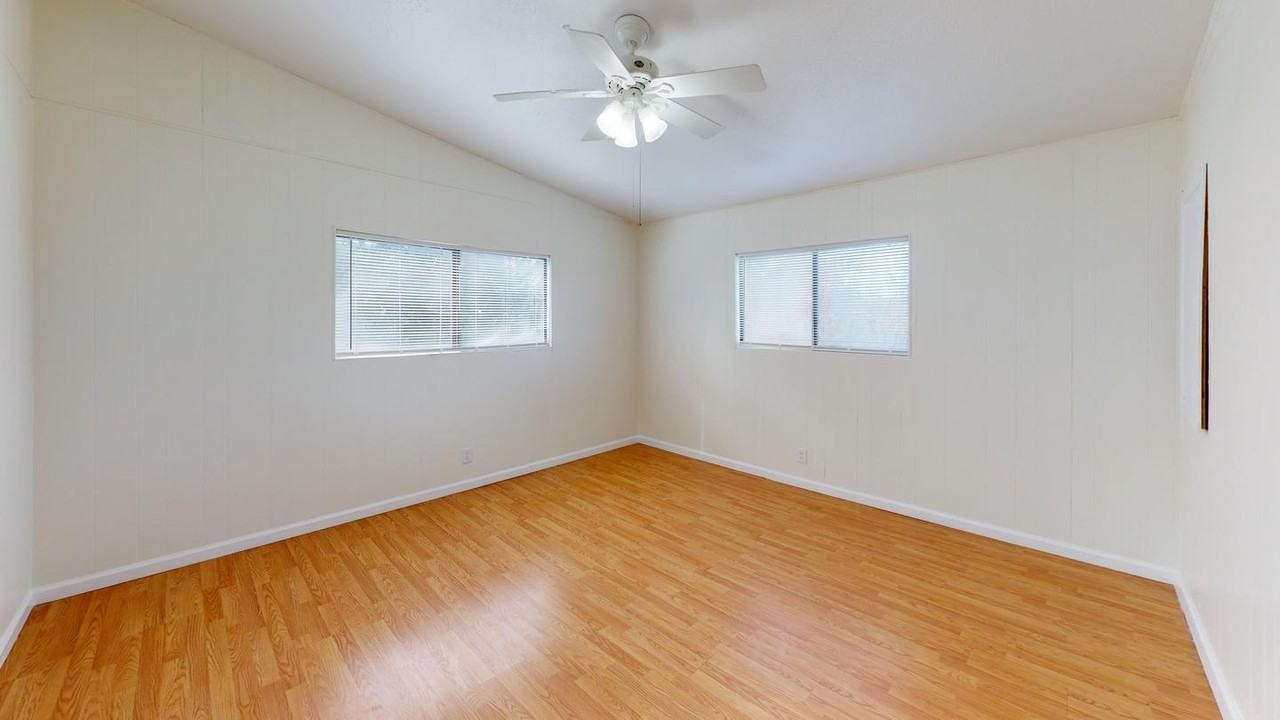 Luxurious Living in San Antonio – A Beautiful Home with Premium Features! - Photo 5 of 21